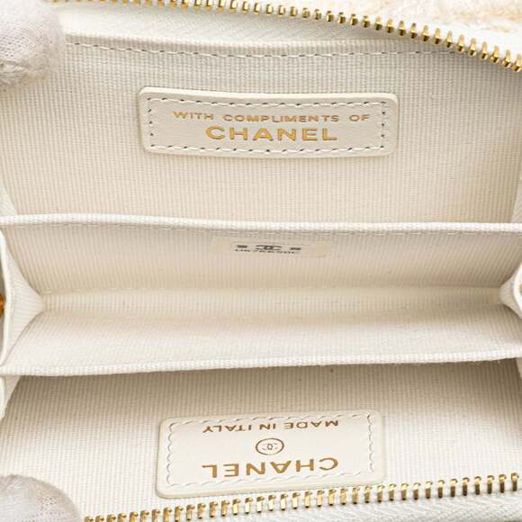 CHANEL Authentic White Leather Logo Wallet - Picture 6 of 10